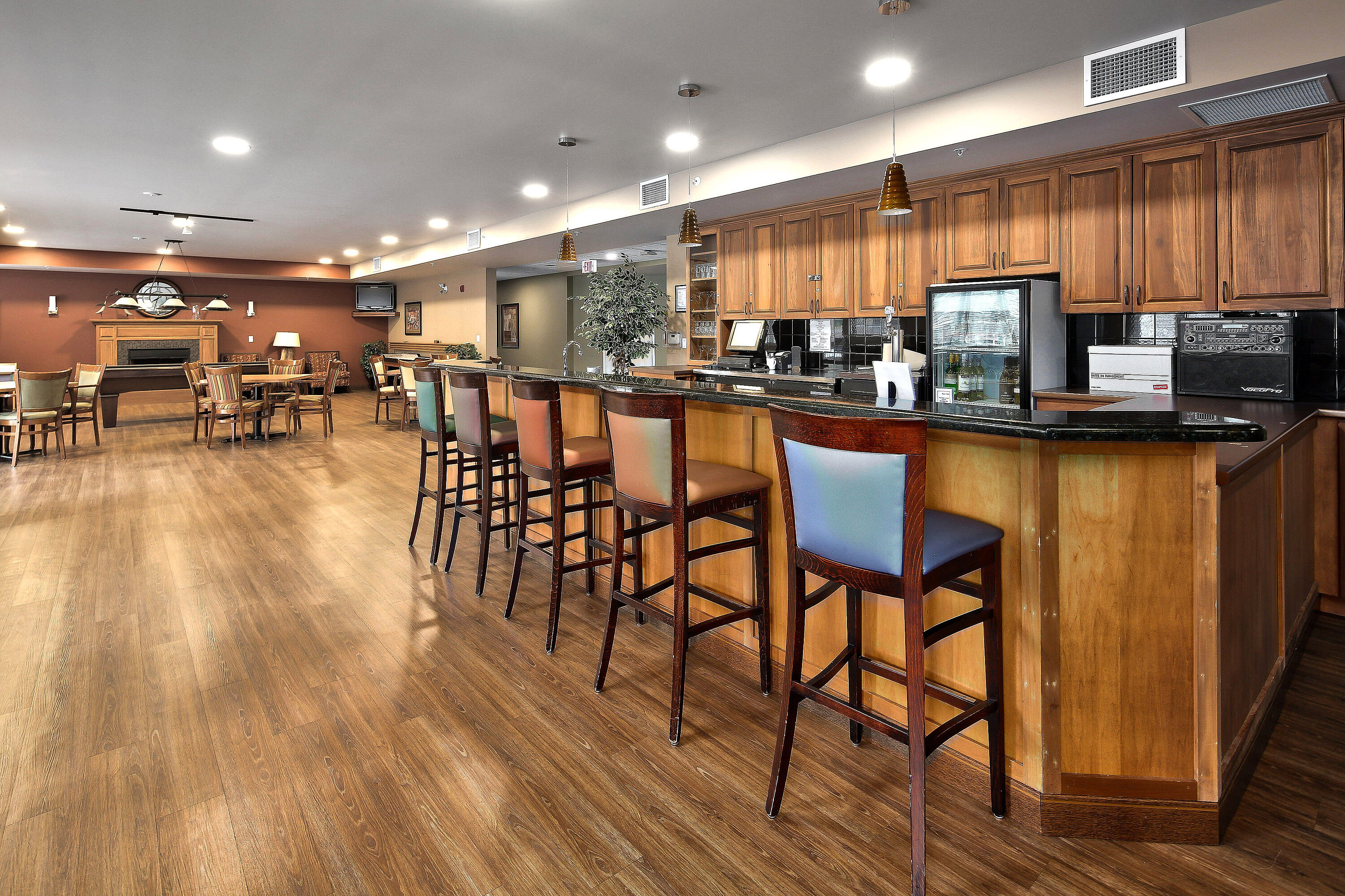  Raglan Heights Condo - 物件實景