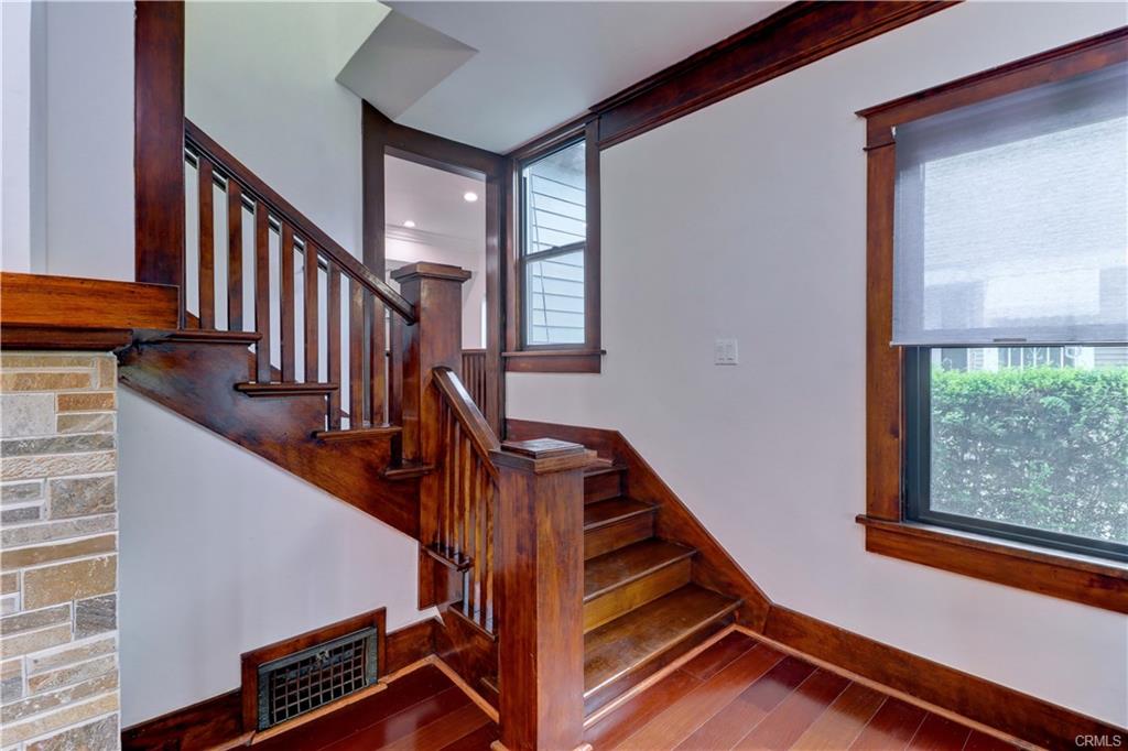Los ANgeles, California, 90004, United States, 5 Bedrooms Bedrooms, ,2 BathroomsBathrooms,Residential,For Sale,1756474