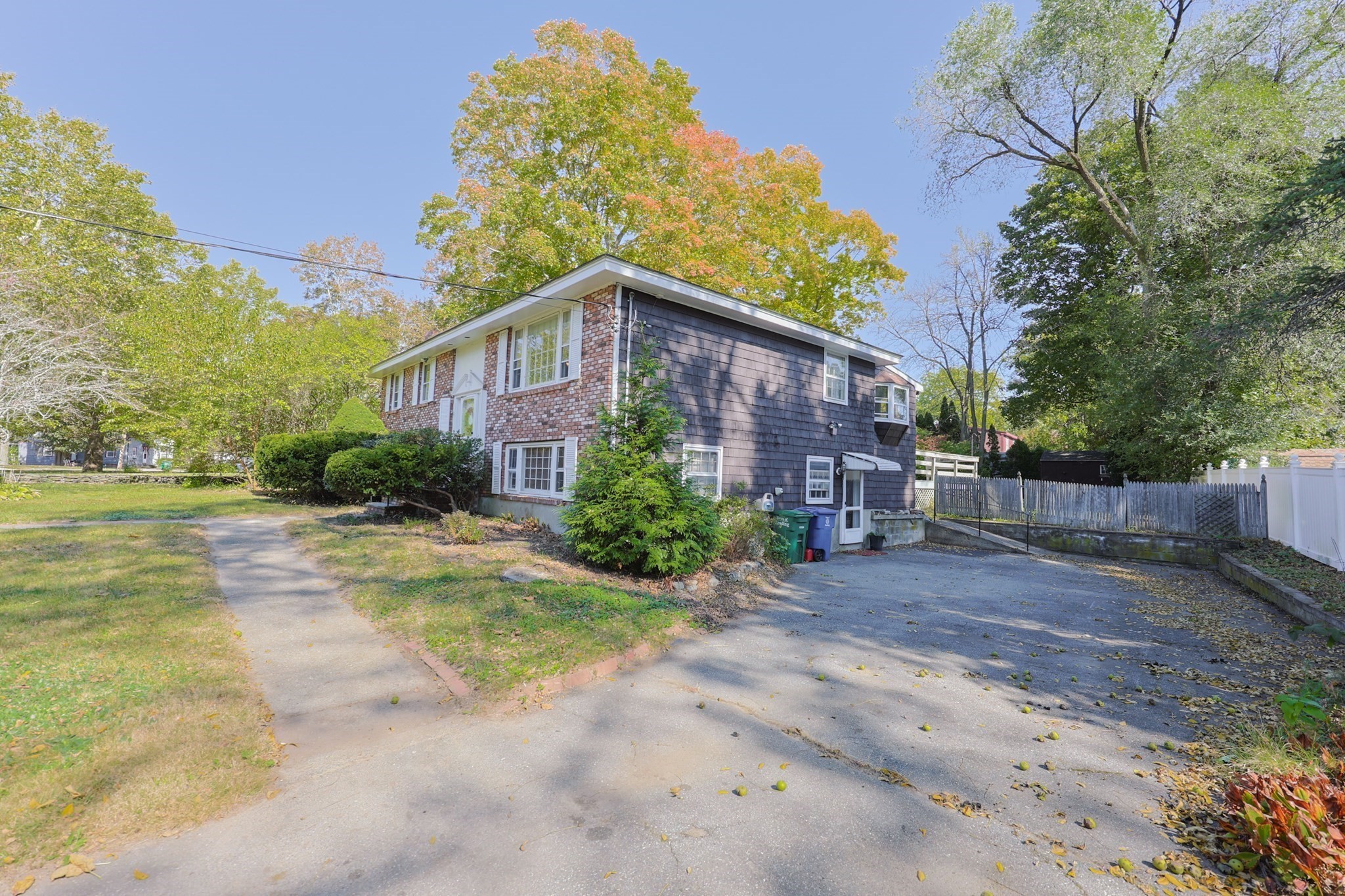 Reading, Massachusetts, 01867, United States, 3 Bedrooms Bedrooms, ,1 BathroomBathrooms,Residential,For Sale,1979486