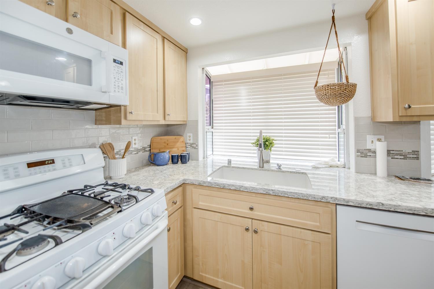 Woodland, California, 95695, United States, 3 Bedrooms Bedrooms, ,2 BathroomsBathrooms,Residential,For Sale,1847457