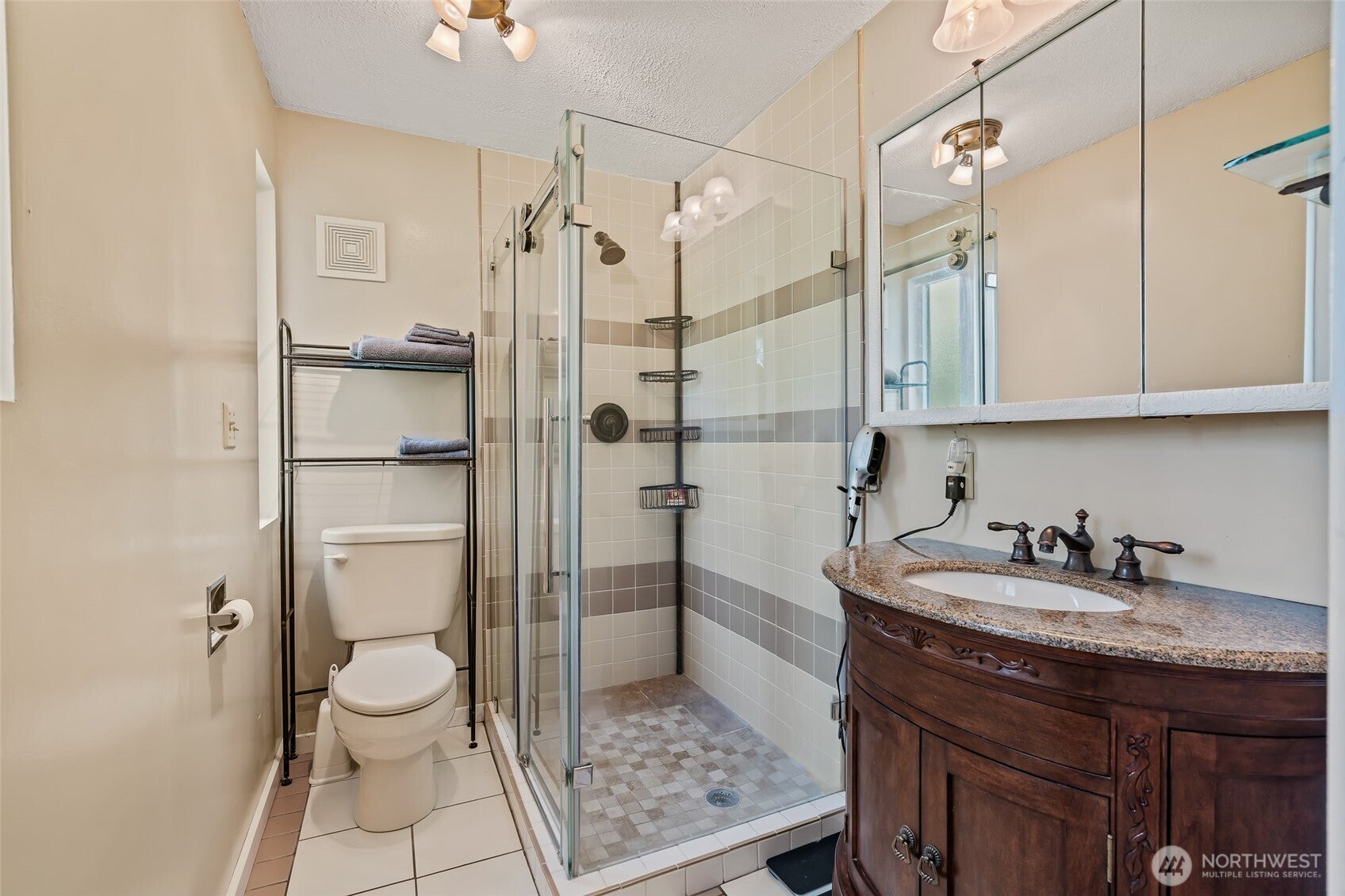 Ellensburg, Washington, 98926, United States, 3 Bedrooms Bedrooms, ,1 BathroomBathrooms,Residential,For Sale,1902528