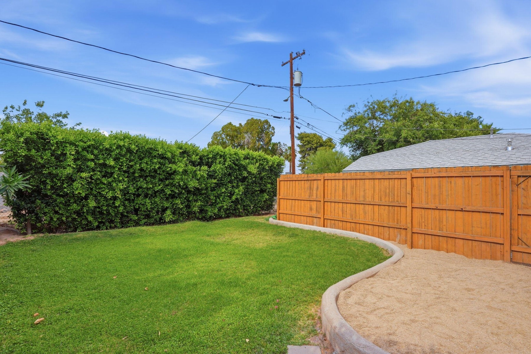  1046 E Clarendon Avenue Phoenix, AZ - 物件實景