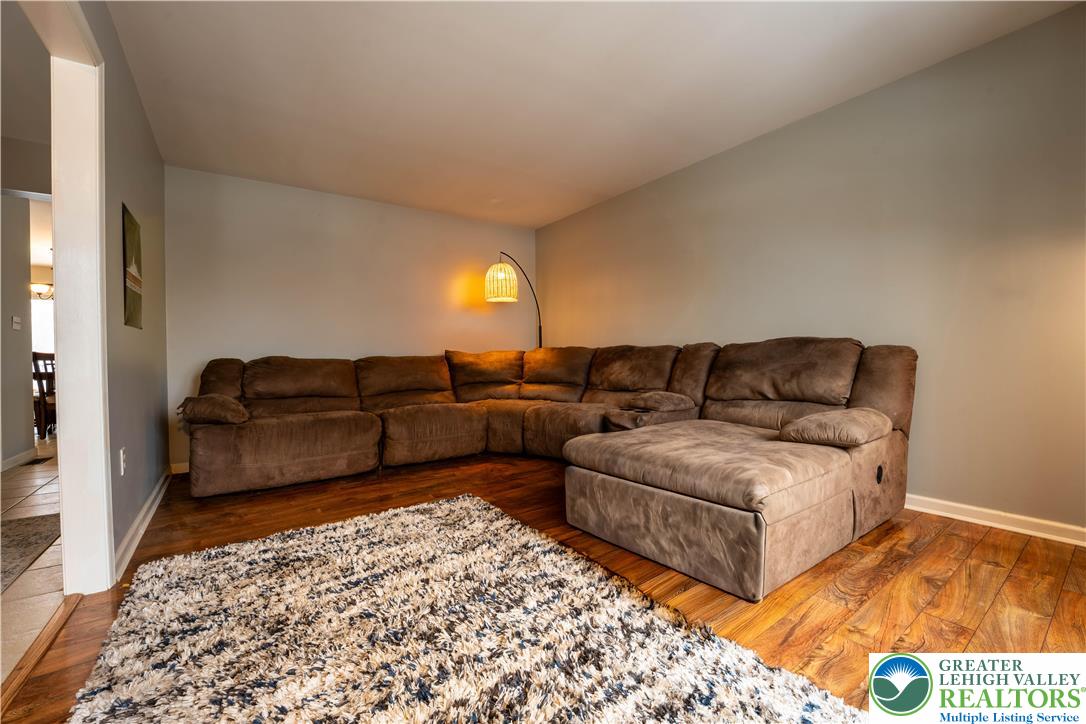 Easton, Pennsylvania, 18040, United States, 4 Bedrooms Bedrooms, ,3 BathroomsBathrooms,Residential,For Sale,2005957