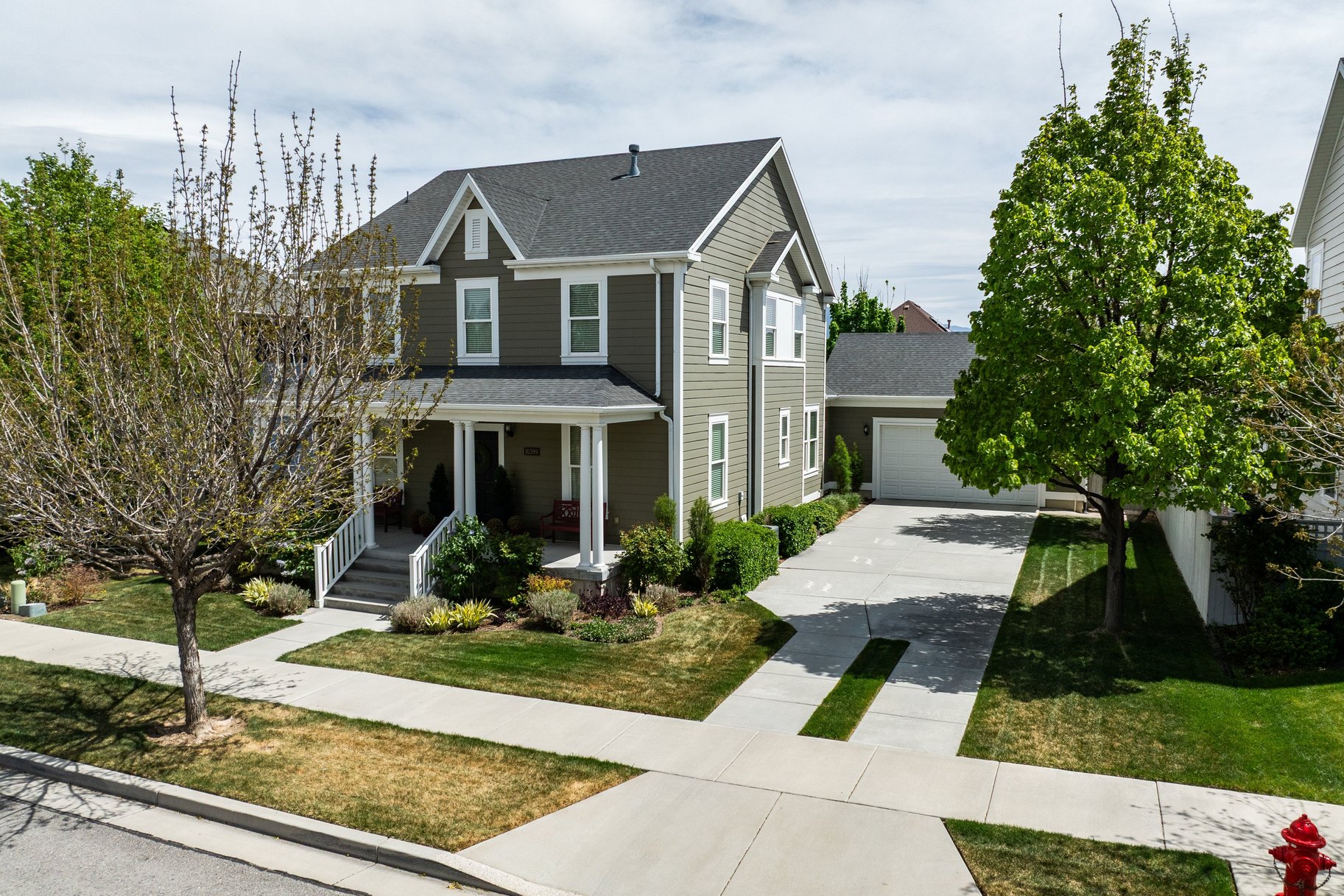  Rare North Shore Gem on One of Daybreak