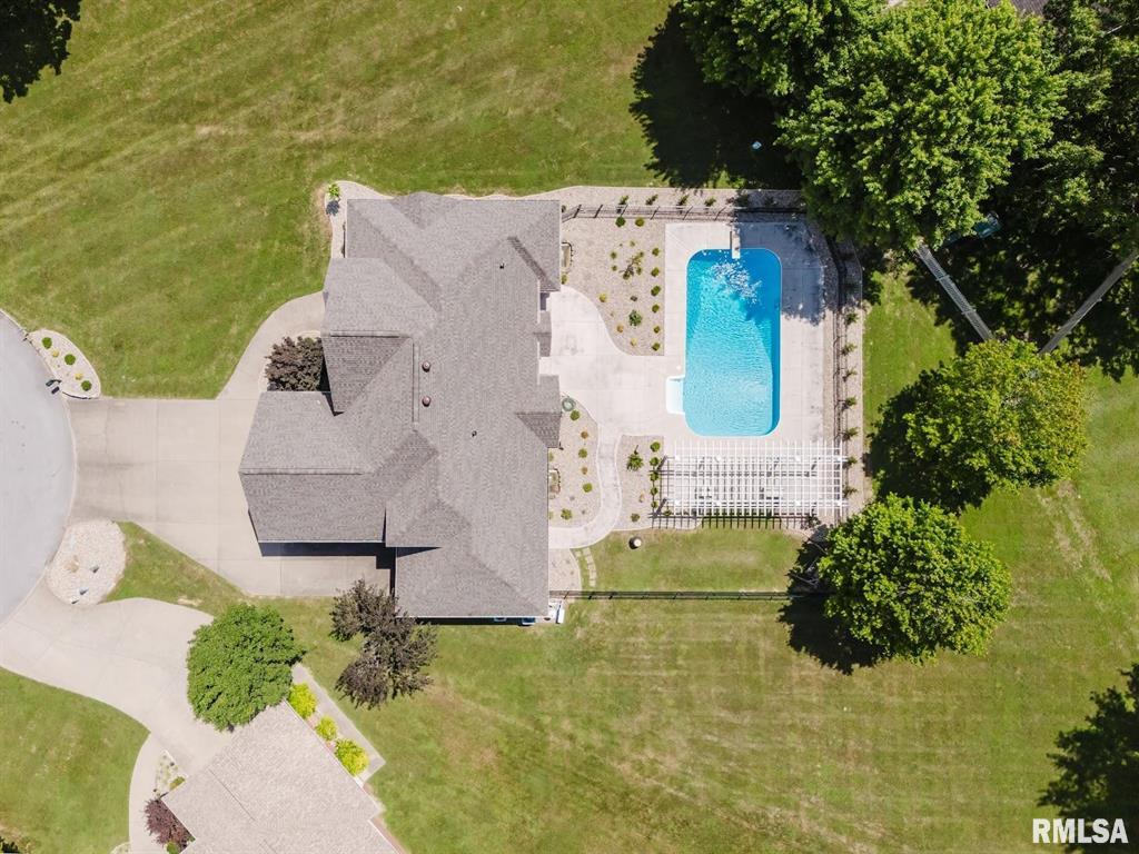 Bismarck, Illinois, 62959, United States, 5 Bedrooms Bedrooms, ,Residential,For Sale,1885319