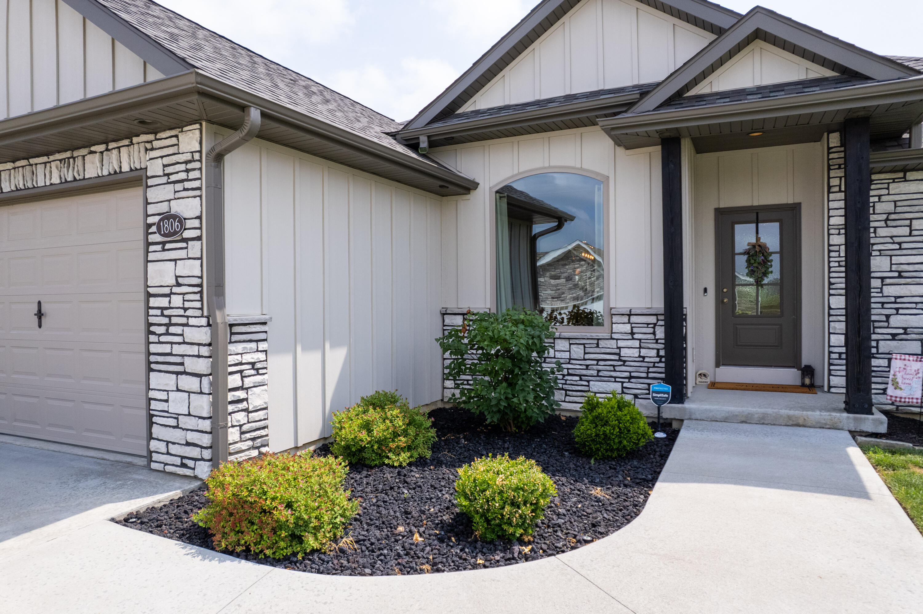 COLUMBIA, Missouri, 65203, United States, 5 Bedrooms Bedrooms, ,3 BathroomsBathrooms,Residential,For Sale,1976271