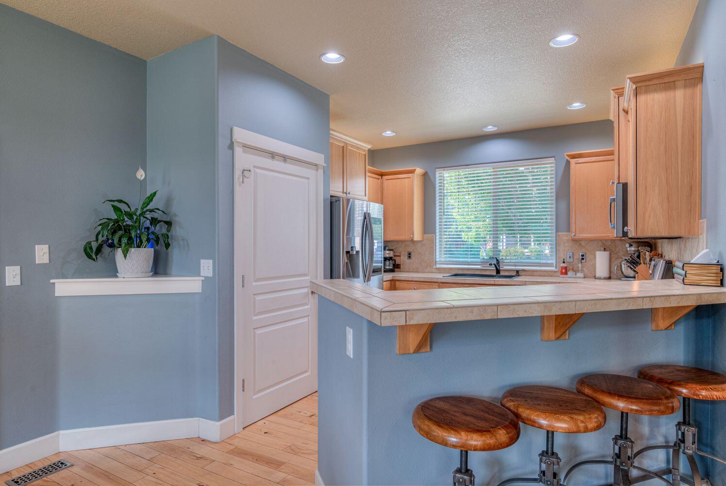 Redmond, Oregon, 97756, United States, 4 Bedrooms Bedrooms, ,3 BathroomsBathrooms,Residential,For Sale,1898439