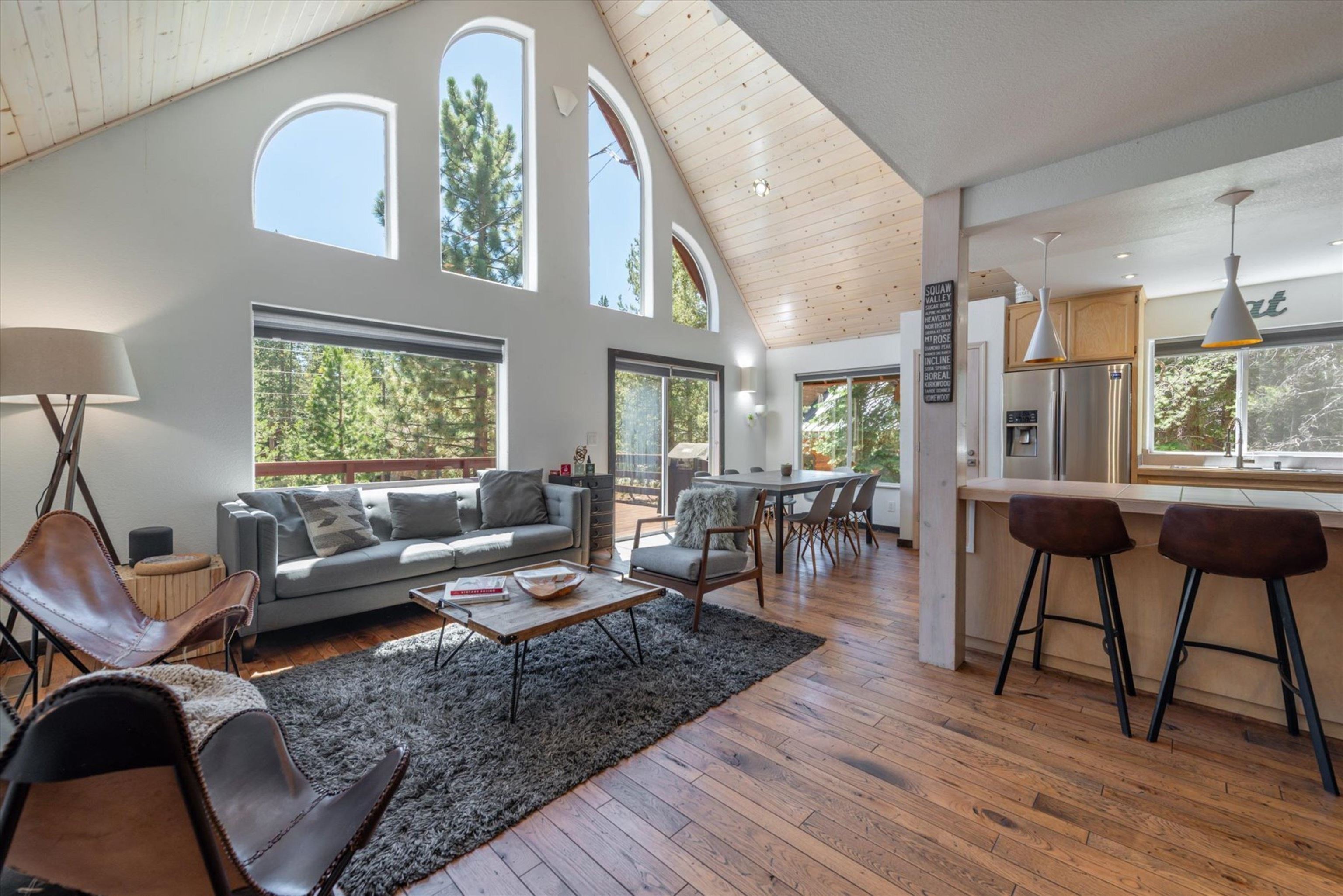 Truckee, California, 96161, United States, 3 Bedrooms Bedrooms, ,2 BathroomsBathrooms,Residential,For Sale,1939259