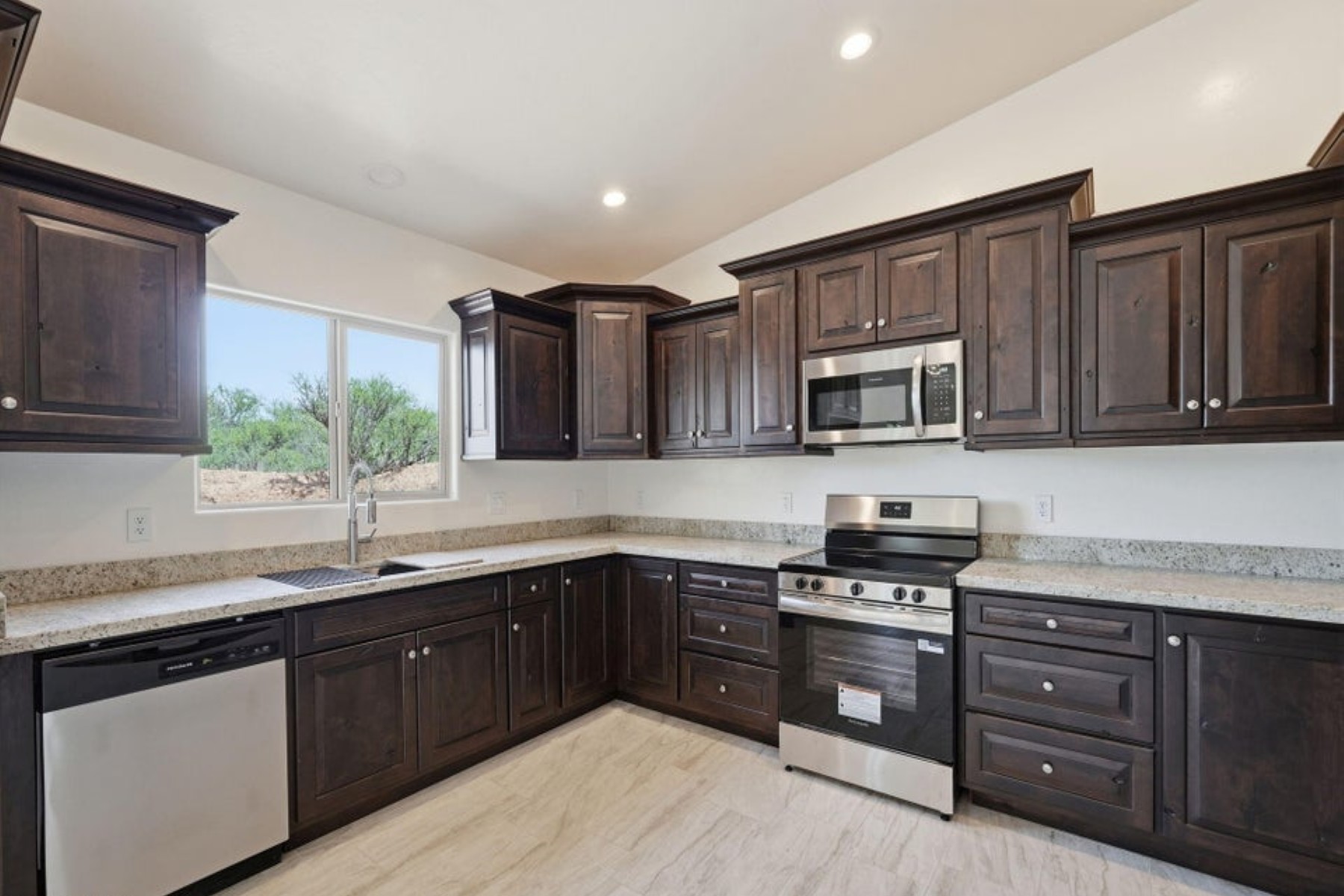  1213 Dos Corte¦Rosanky, TX - 物件實景