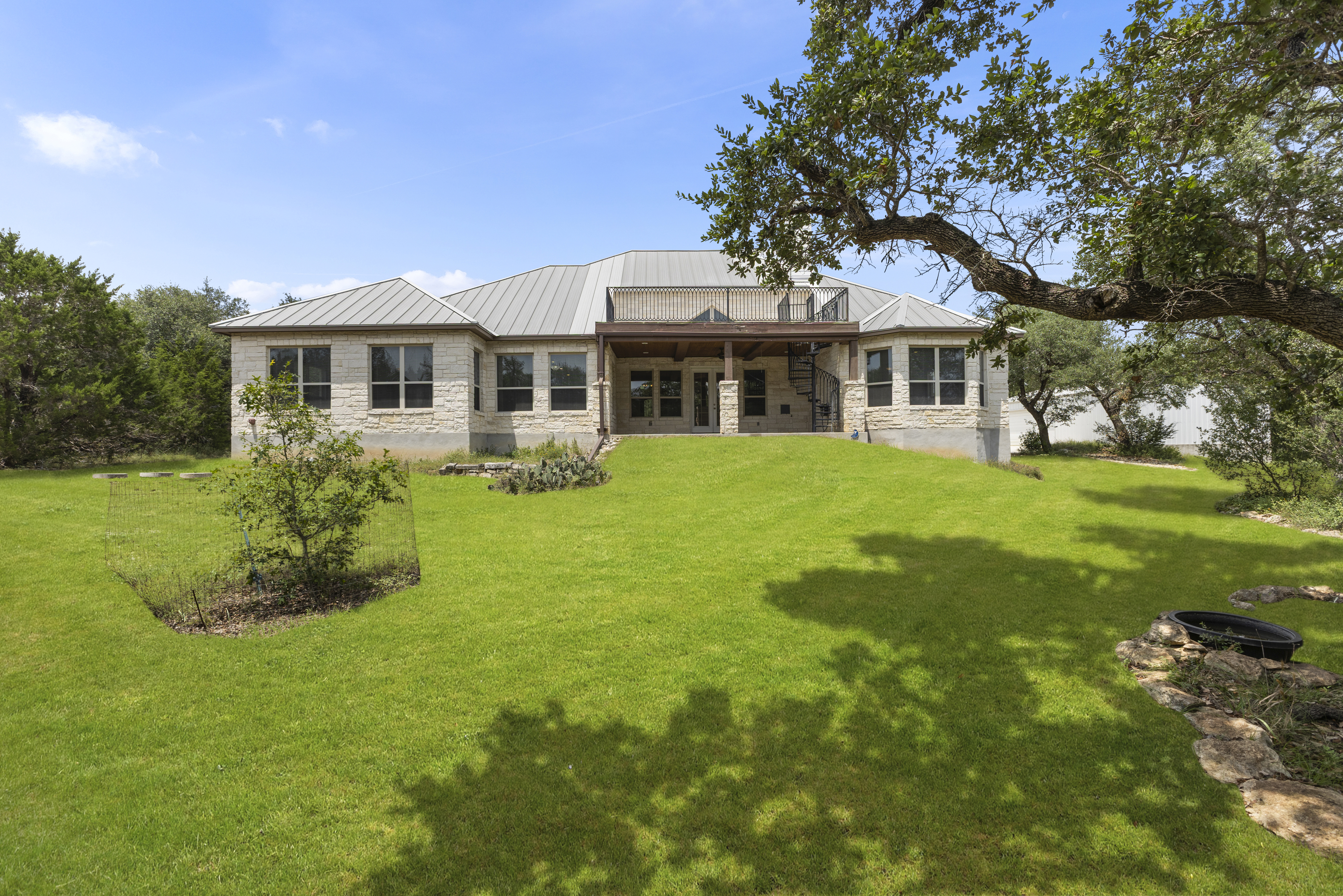  One Story Bulverde Home with Workshop on 6.5 Acres - 物件實景