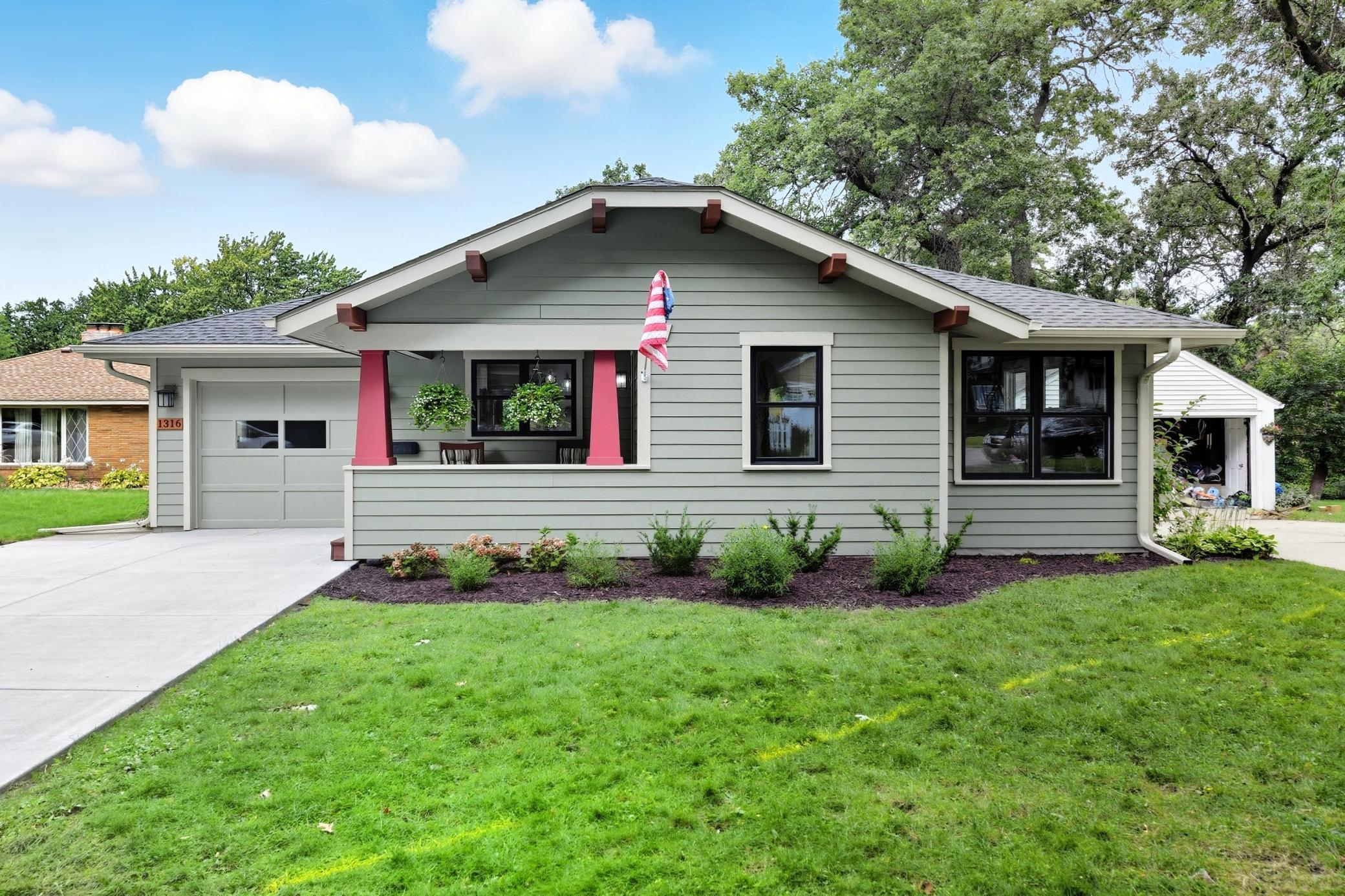 Richfield, Minnesota, 55423, United States, 3 Bedrooms Bedrooms, ,1 BathroomBathrooms,Residential,For Sale,1938909