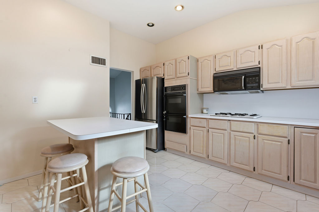 Howard Beach, New York, 11414, United States, 4 Bedrooms Bedrooms, ,3 BathroomsBathrooms,Residential,For Sale,1992466