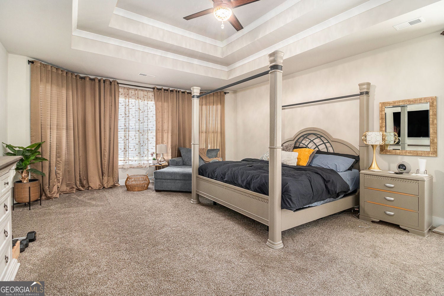 Senoia, Georgia, 30276, United States, 5 Bedrooms Bedrooms, ,4 BathroomsBathrooms,Residential,For Sale,1985823