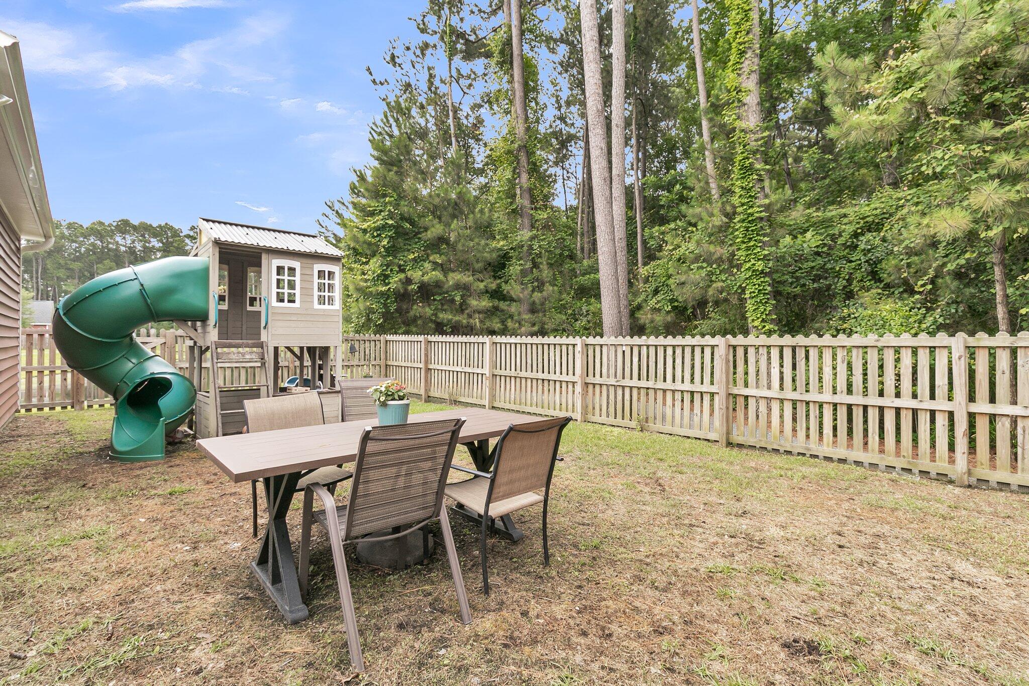 Charleston, South Carolina, 29414, United States, 4 Bedrooms Bedrooms, ,3 BathroomsBathrooms,Residential,For Sale,1979089