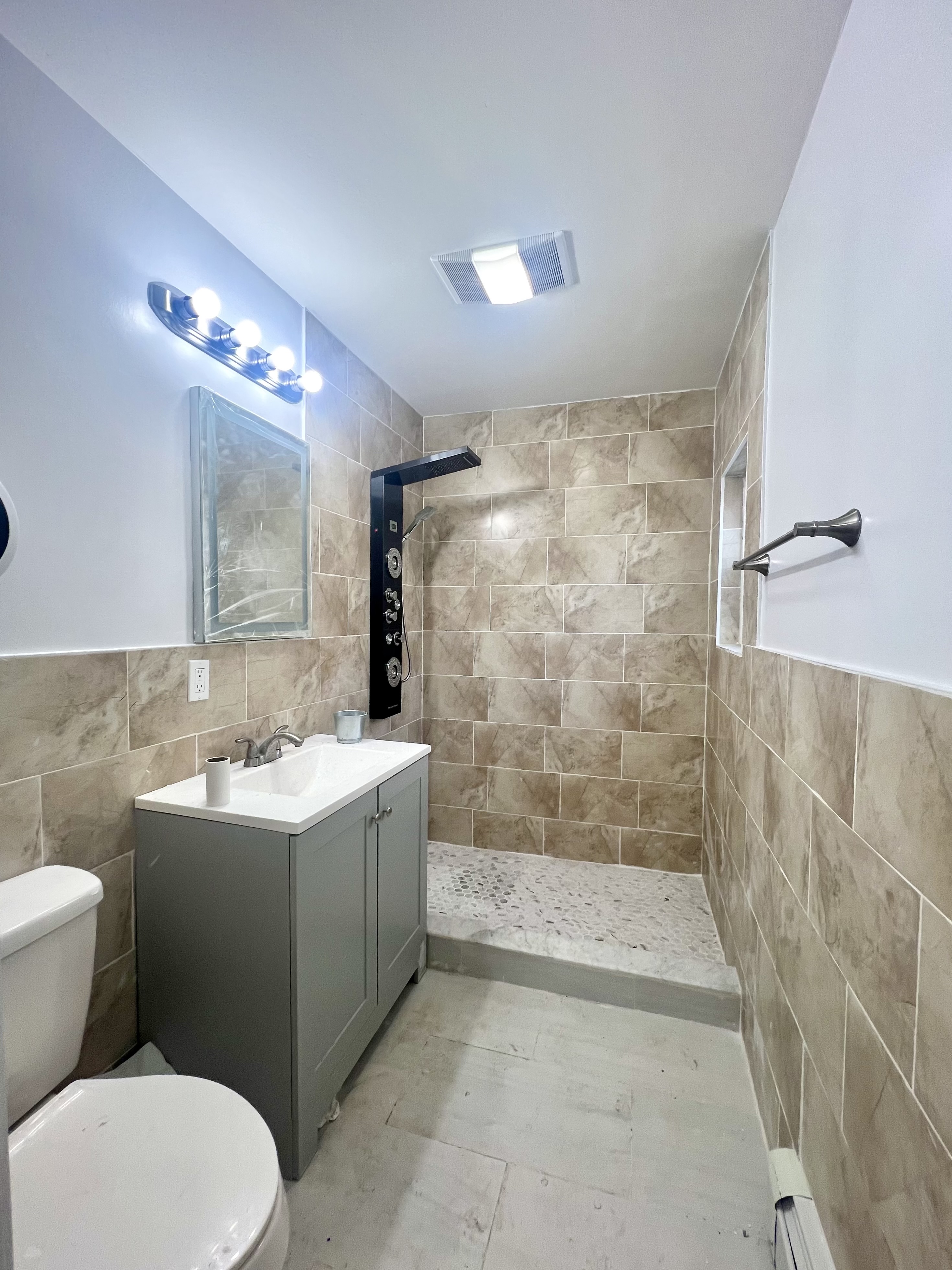 Staten Island, New York, 10303, United States, 2 Bedrooms Bedrooms, ,1 BathroomBathrooms,Residential,For Sale,1977453