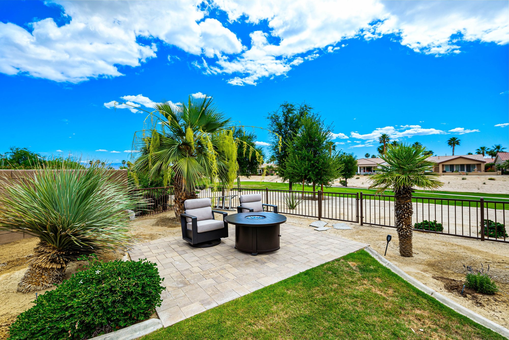  Sunshine, Fairways, Pool, and Mountain Views - 物件實景