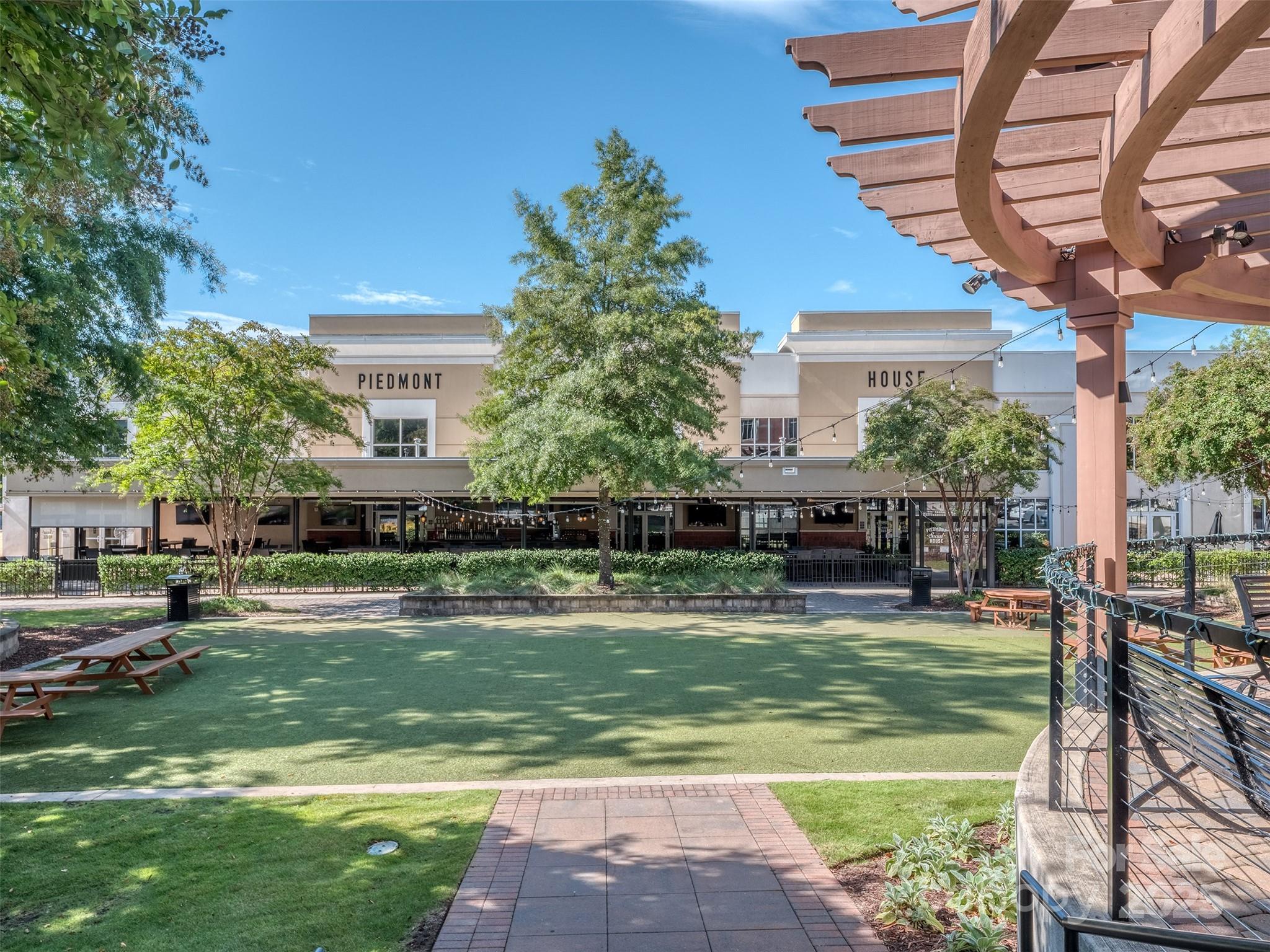 Charlotte, North Carolina, 28273, United States, 3 Bedrooms Bedrooms, ,4 BathroomsBathrooms,Residential,For Sale,1956381