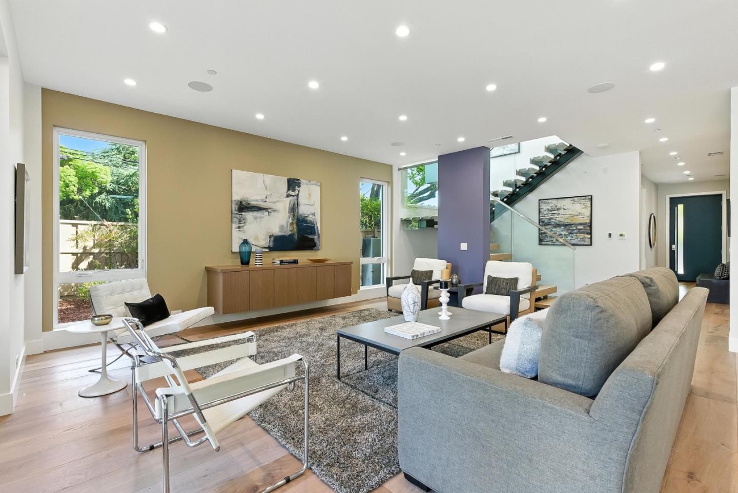 Palo Alto, California, 94303, United States, 4 Bedrooms Bedrooms, ,5 BathroomsBathrooms,Residential,For Sale,1906712