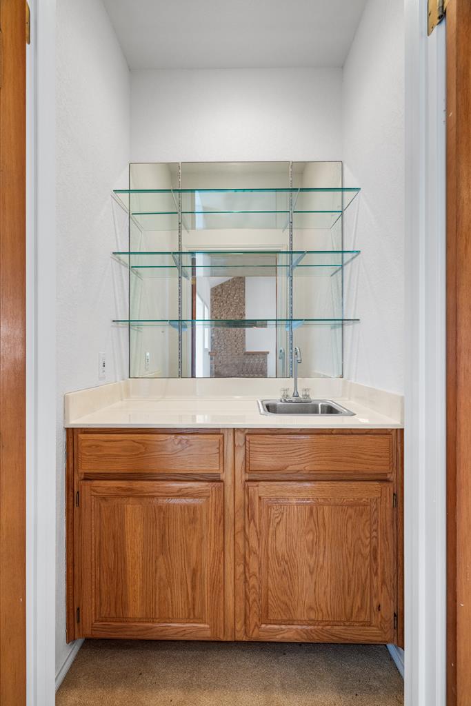 Kerrville, Texas, 78028, United States, 3 Bedrooms Bedrooms, ,3 BathroomsBathrooms,Residential,For Sale,1983005