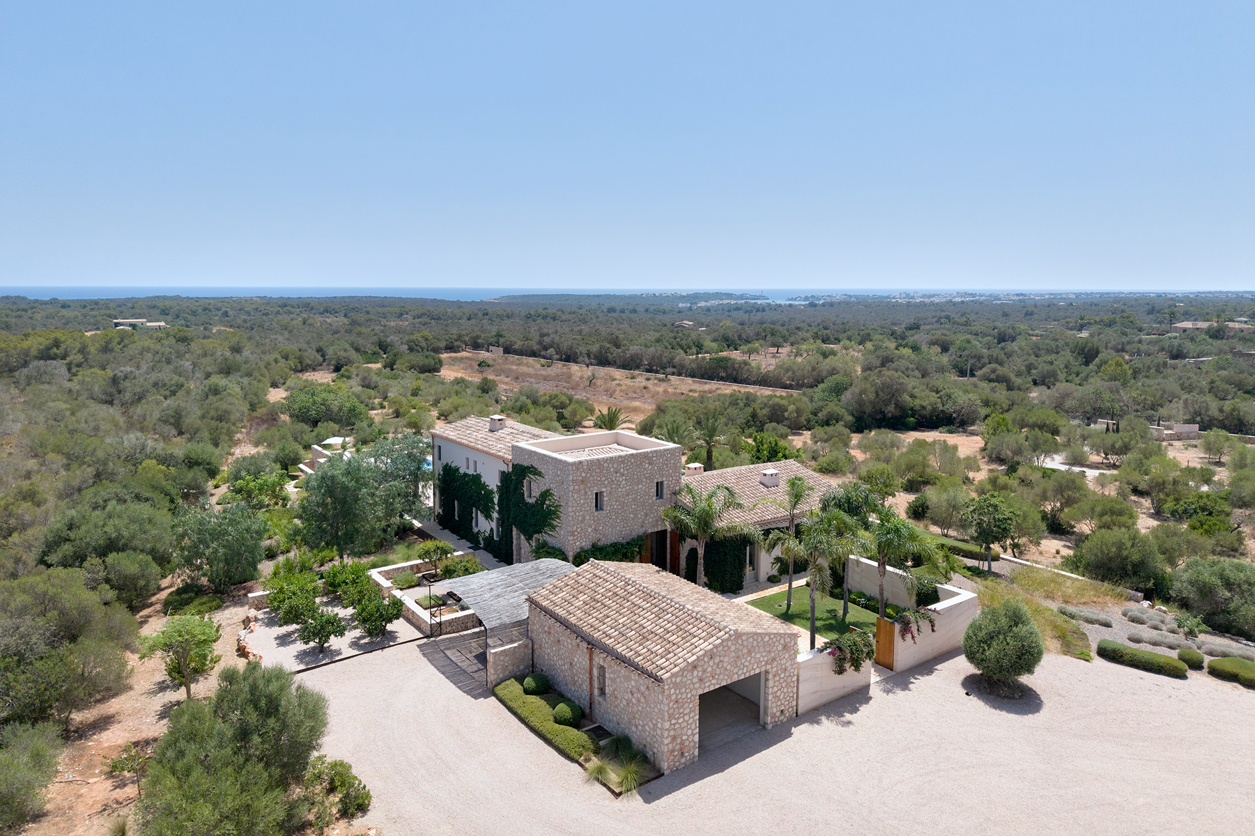  Mallorcan estate with pool and sea views in Portocolom, Mallorca - 物件實景