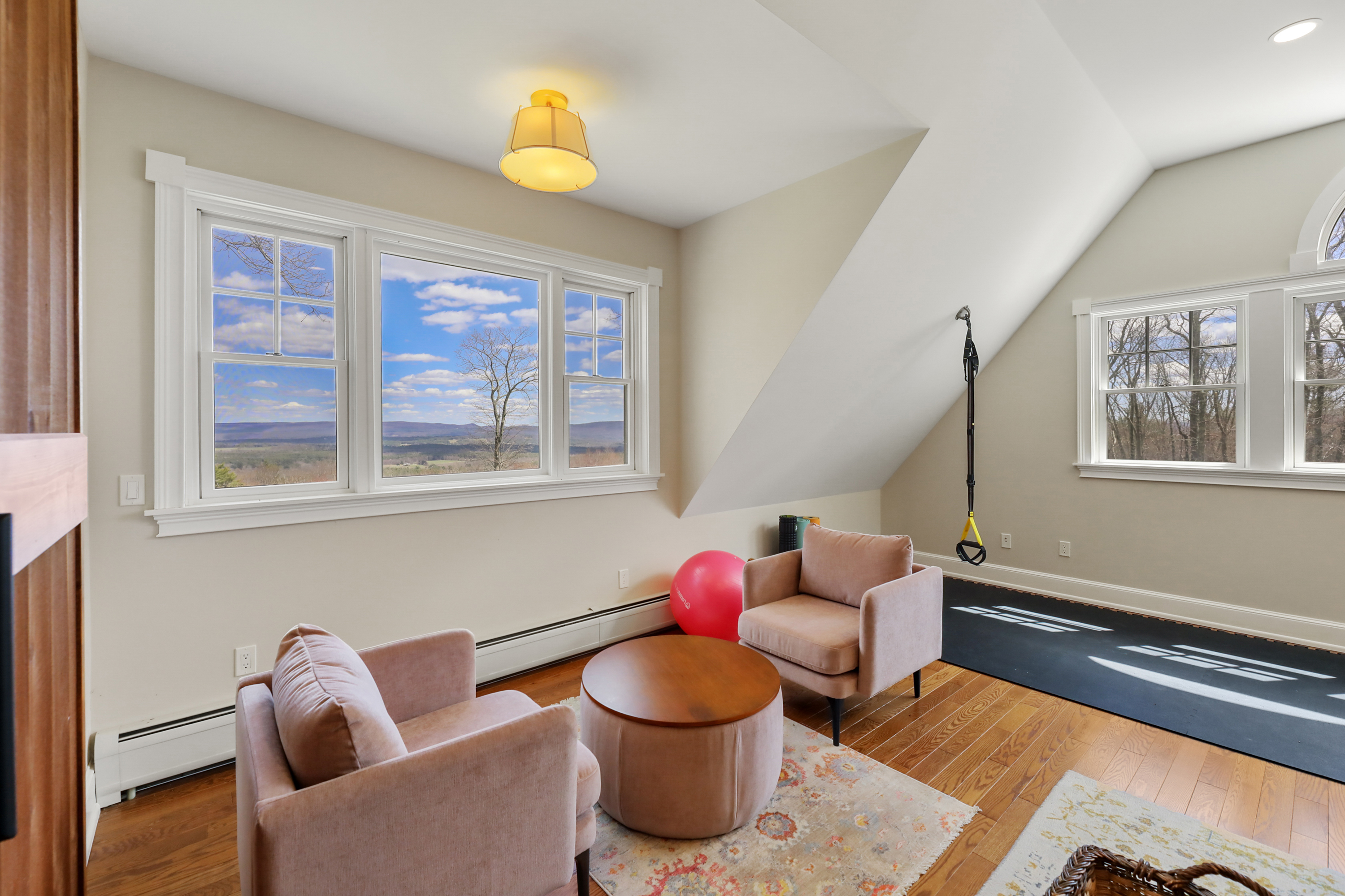  Exquisite Tudor Estate Set on 18+ Breathtaking Acres with Stunning Panoramic Vie - 物件實景