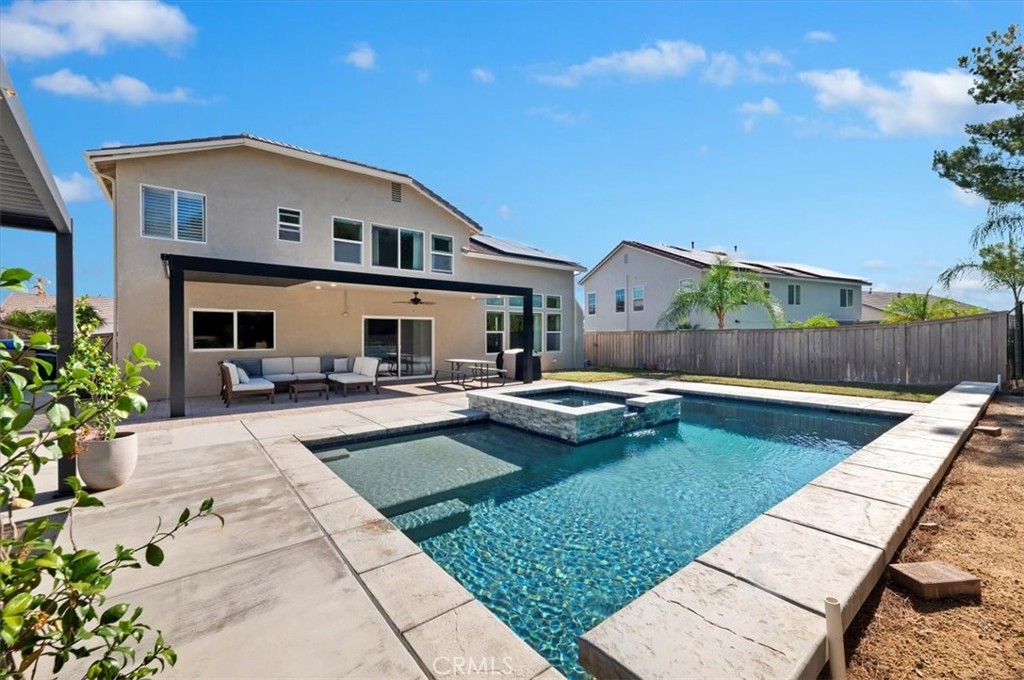 Lake Elsinore, California, 92532, United States, 4 Bedrooms Bedrooms, ,3 BathroomsBathrooms,Residential,For Sale,1939377