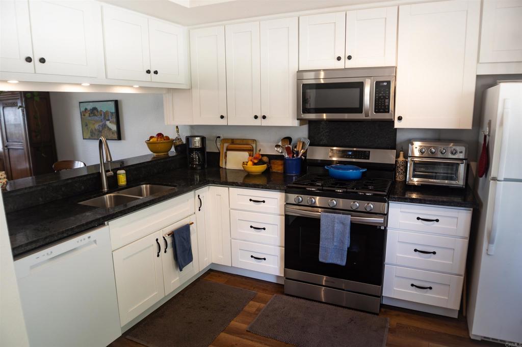 El Cajon, California, 92020, United States, 2 Bedrooms Bedrooms, ,3 BathroomsBathrooms,Residential,For Sale,1985459