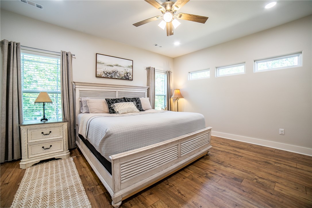 Bella Vista, Arkansas, 72714, United States, 3 Bedrooms Bedrooms, ,3 BathroomsBathrooms,Residential,For Sale,1959156