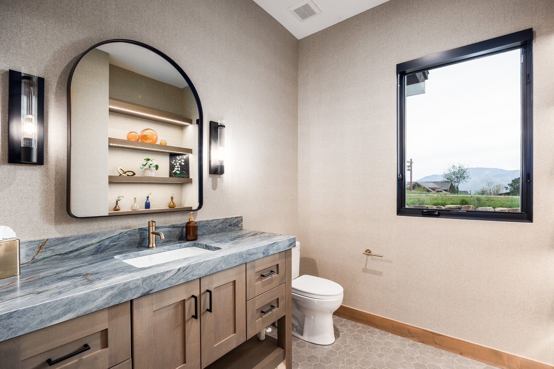  New Mountain Contemporary Home on Rare Double Lot with Timp Views - 物件實景