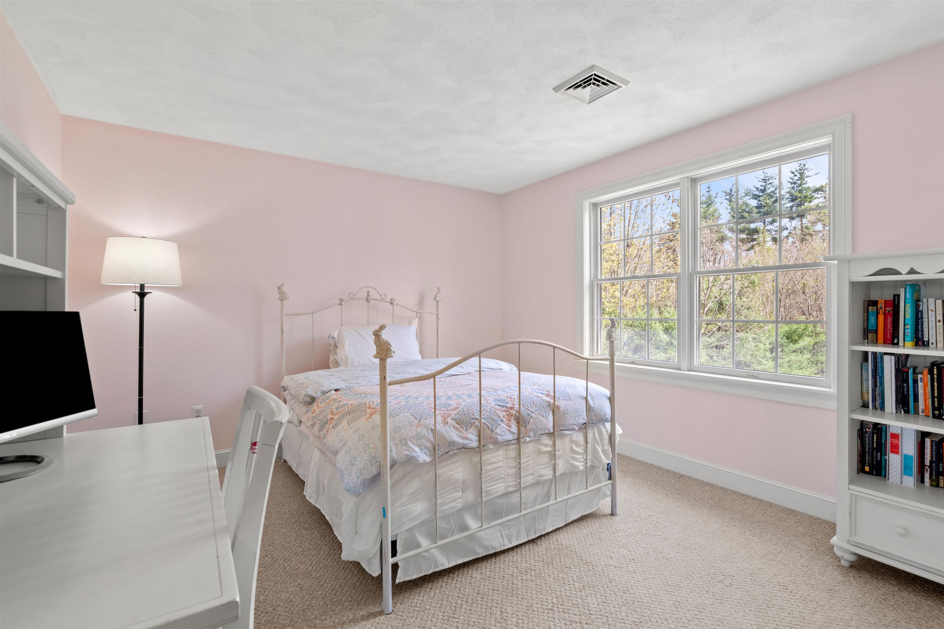Hollis, New Hampshire, 03049, United States, 4 Bedrooms Bedrooms, ,3 BathroomsBathrooms,Residential,For Sale,1883296