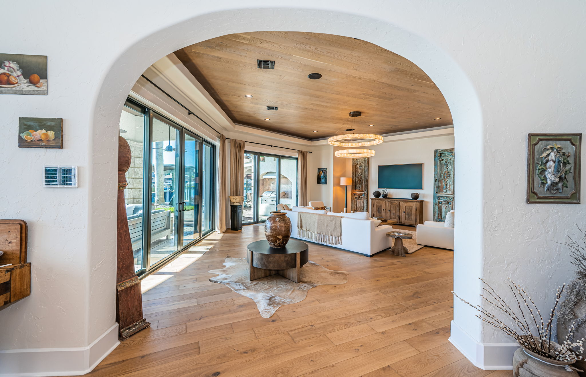 St Petersburg, Florida, 33707, United States, 5 Bedrooms Bedrooms, ,5 BathroomsBathrooms,Residential,For Sale,2007772