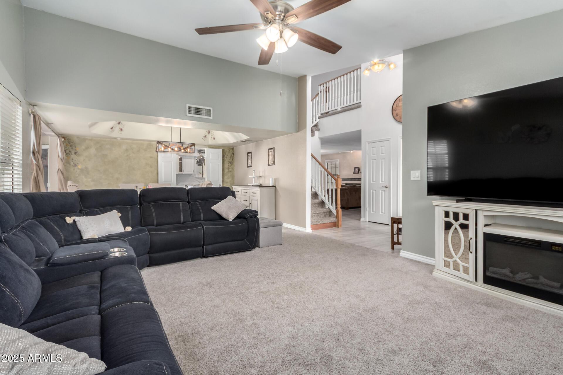 Glendale, Arizona, 85302, United States, 4 Bedrooms Bedrooms, ,4 BathroomsBathrooms,Residential,For Sale,1977849