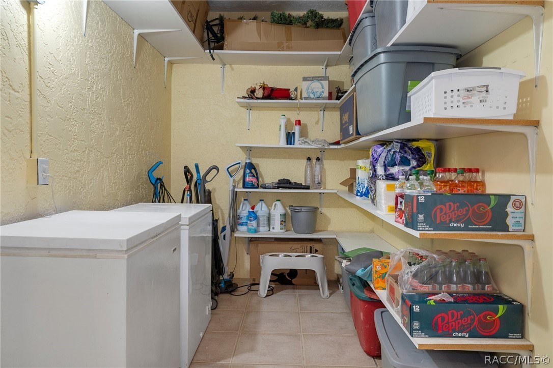 Dunnellon, Florida, 34431, United States, 4 Bedrooms Bedrooms, ,2 BathroomsBathrooms,Residential,For Sale,1920438
