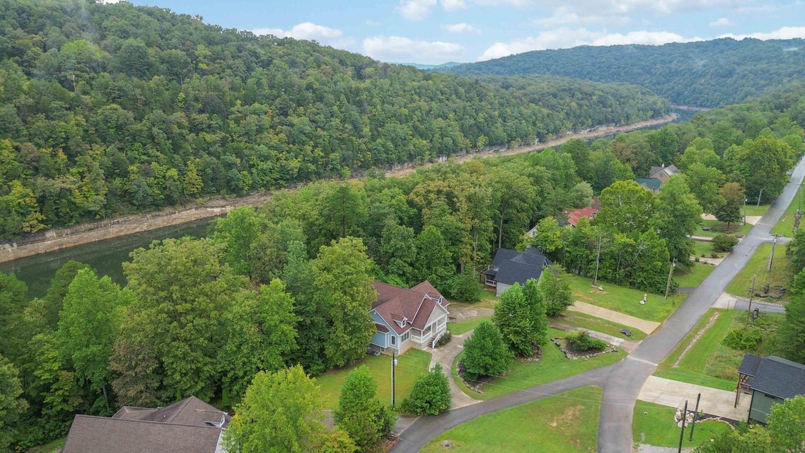 Burnside, Kentucky, 42519, United States, 5 Bedrooms Bedrooms, ,4 BathroomsBathrooms,Residential,For Sale,1978974