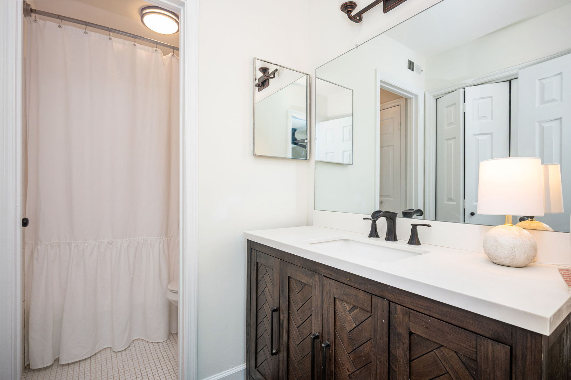  Beautifully Maintained Brick Townhome in Gated Community in Decatur - 物件實景