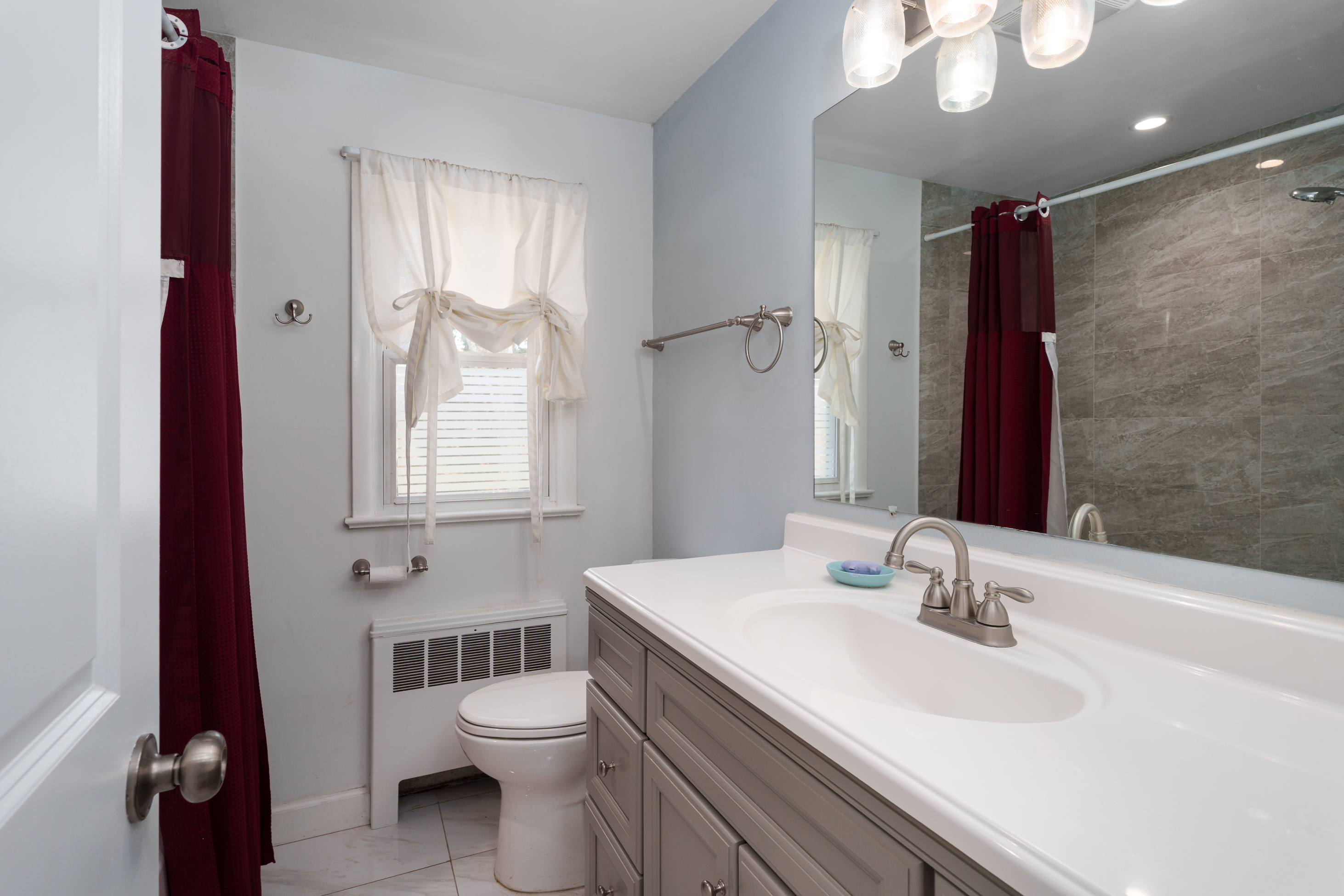  Smart Upgrades and Stylish Spaces Define This Montgomery Township Showstopper - 物件實景