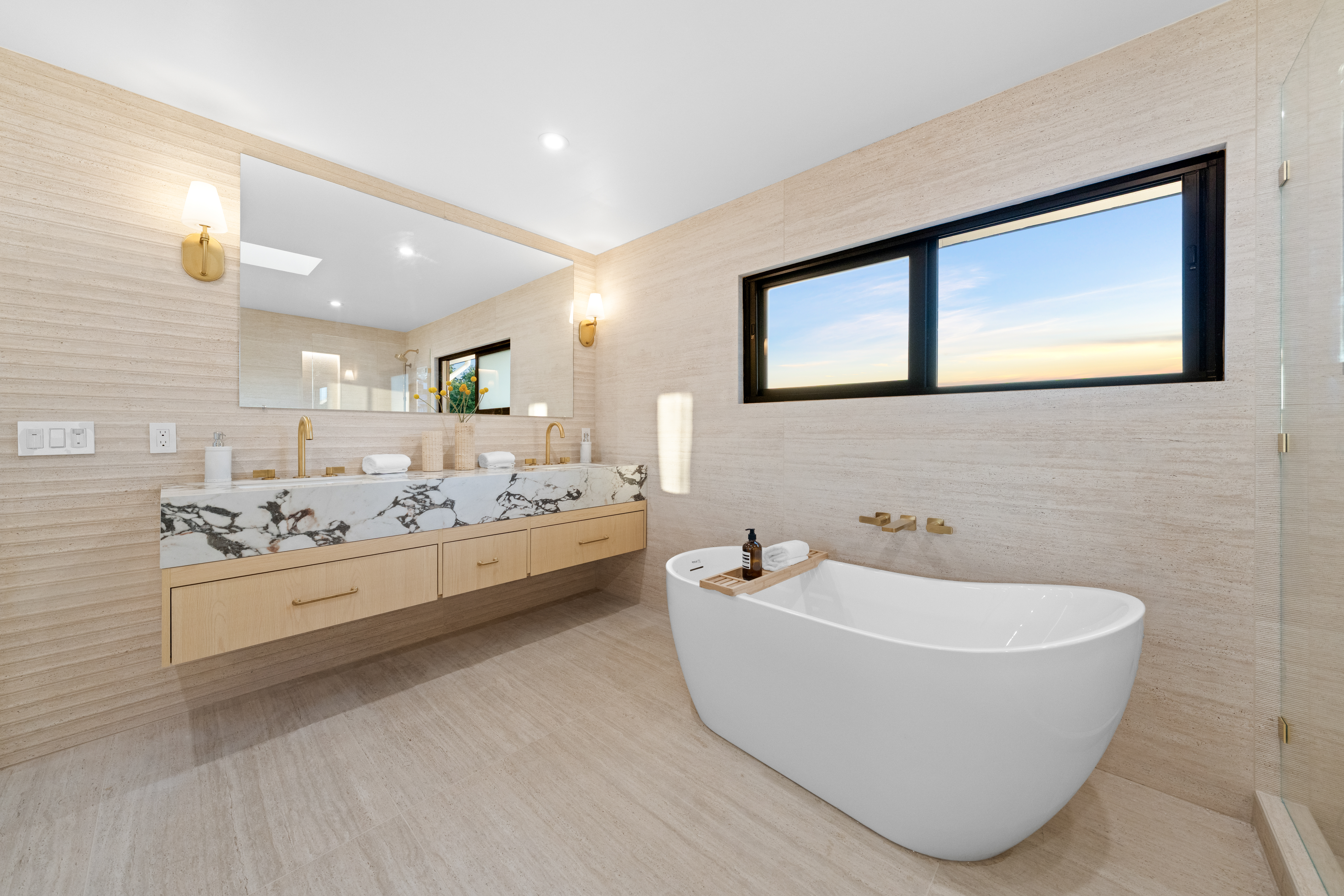  Expanded and Renovated Luxury Home - 物件實景
