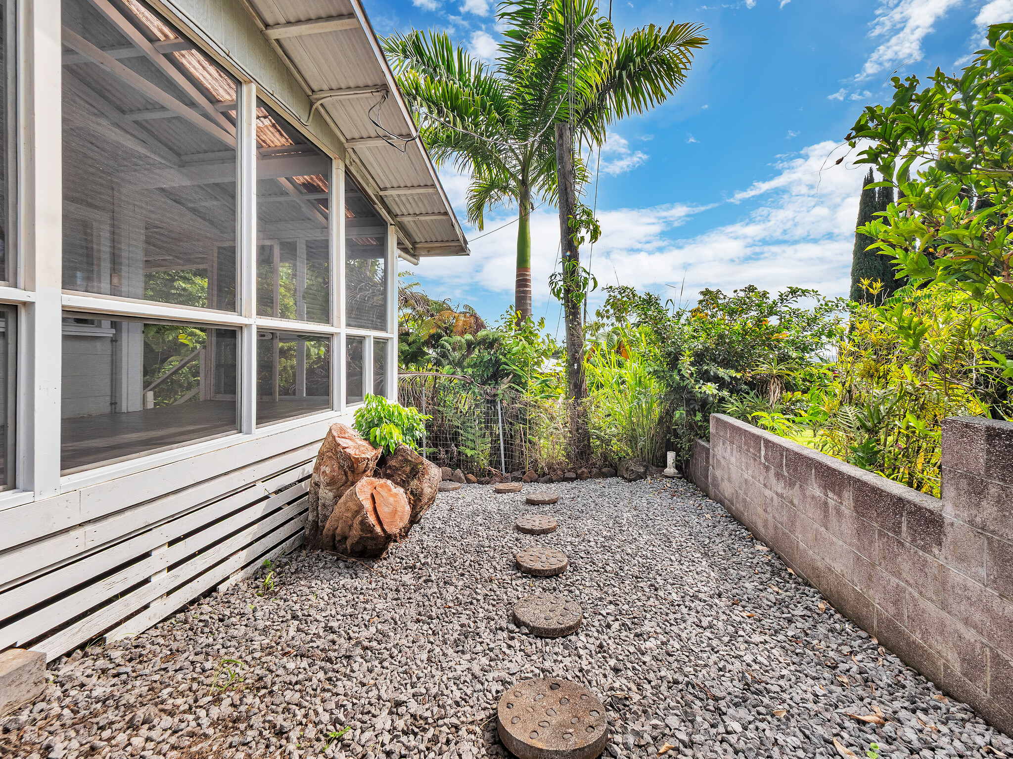 Hilo, Hawaii, 96720, United States, 3 Bedrooms Bedrooms, ,1 BathroomBathrooms,Residential,For Sale,1991302