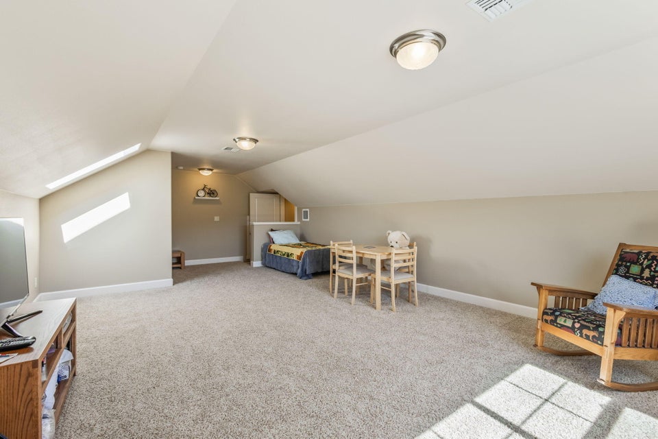 Prineville, Oregon, 97754, United States, 3 Bedrooms Bedrooms, ,3 BathroomsBathrooms,Residential,For Sale,1804823