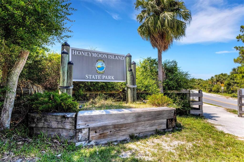 Palm Harbor, Florida, 34683, United States, 4 Bedrooms Bedrooms, ,3 BathroomsBathrooms,Residential,For Sale,1989112