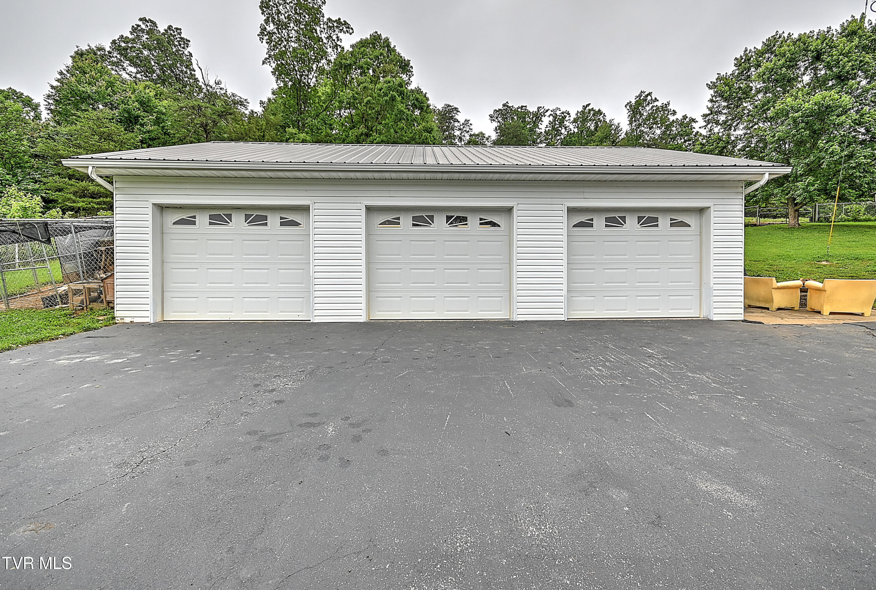 Chuckey, Tennessee, 37641, United States, 3 Bedrooms Bedrooms, ,2 BathroomsBathrooms,Residential,For Sale,1872161