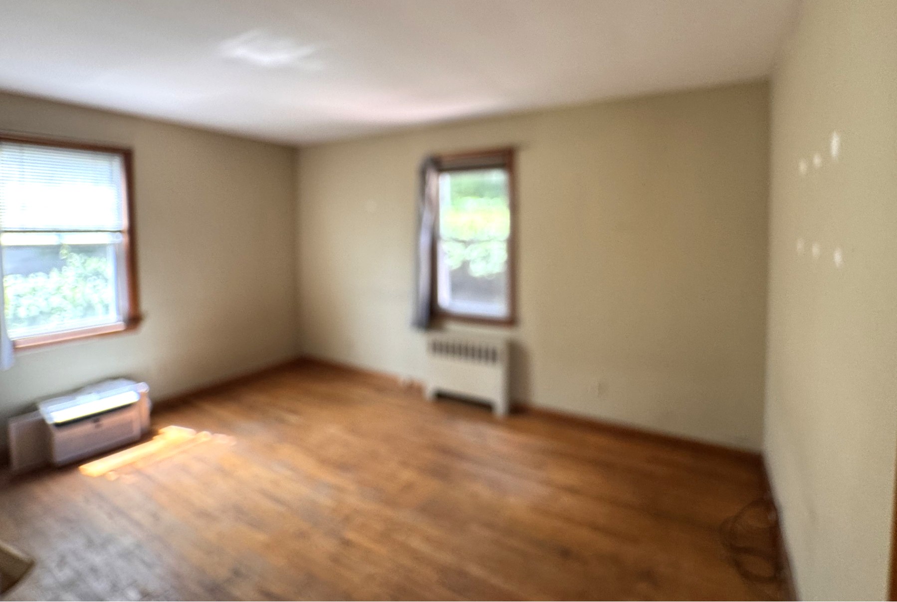 Yonkers, New York, 10703, United States, 3 Bedrooms Bedrooms, ,2 BathroomsBathrooms,Residential,For Sale,1942692