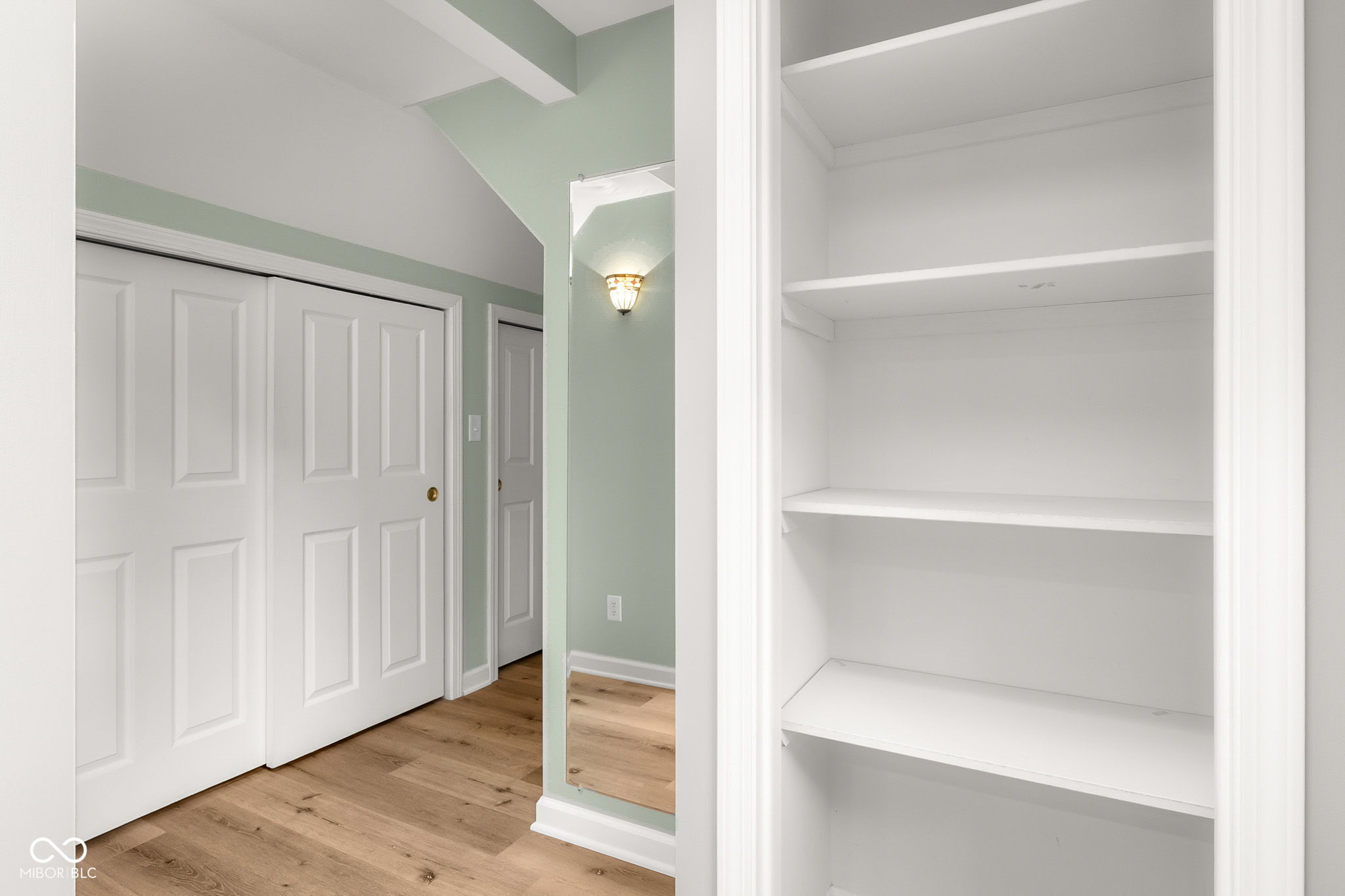 Columbus, Indiana, 47201, United States, 5 Bedrooms Bedrooms, ,6 BathroomsBathrooms,Residential,For Sale,1982008