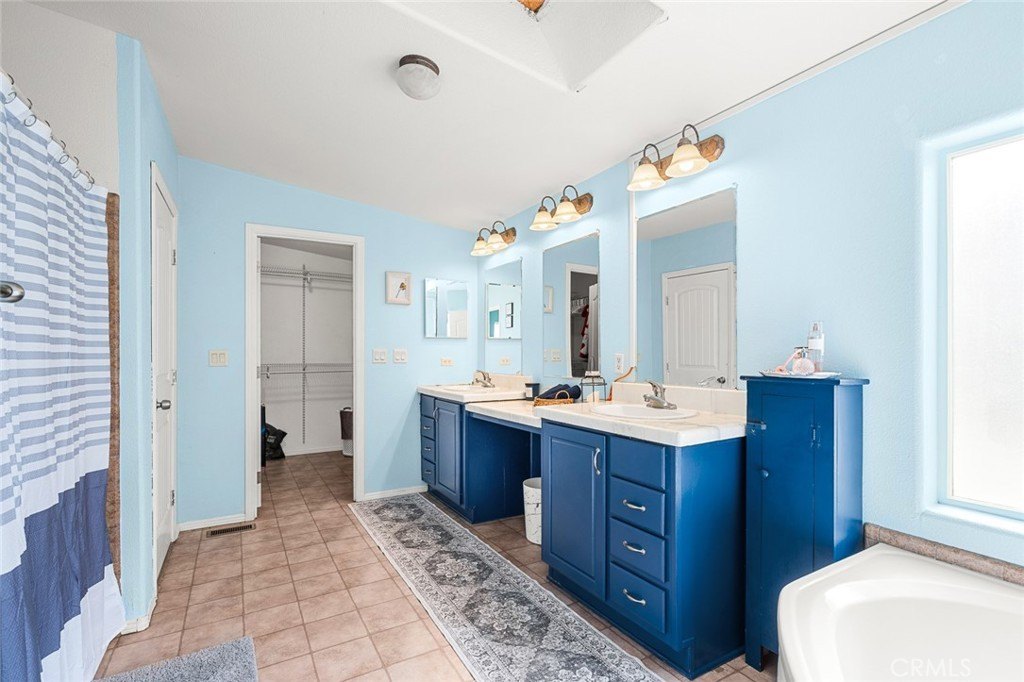 Hemet, California, 92545, United States, 6 Bedrooms Bedrooms, ,3 BathroomsBathrooms,Residential,For Sale,1937118