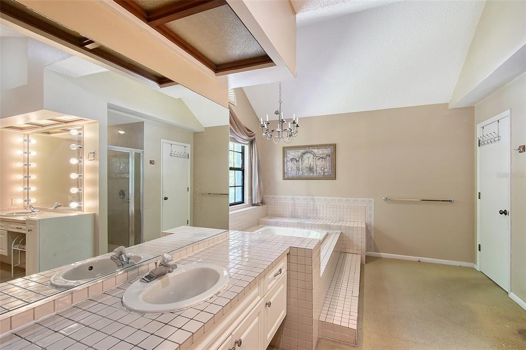 Sarasota, Florida, 34232, United States, 4 Bedrooms Bedrooms, ,4 BathroomsBathrooms,Residential,For Sale,1917042