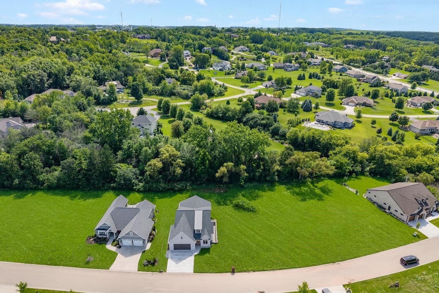 DE PERE, Wisconsin, 54115, United States, 2 Bedrooms Bedrooms, ,3 BathroomsBathrooms,Residential,For Sale,1978807