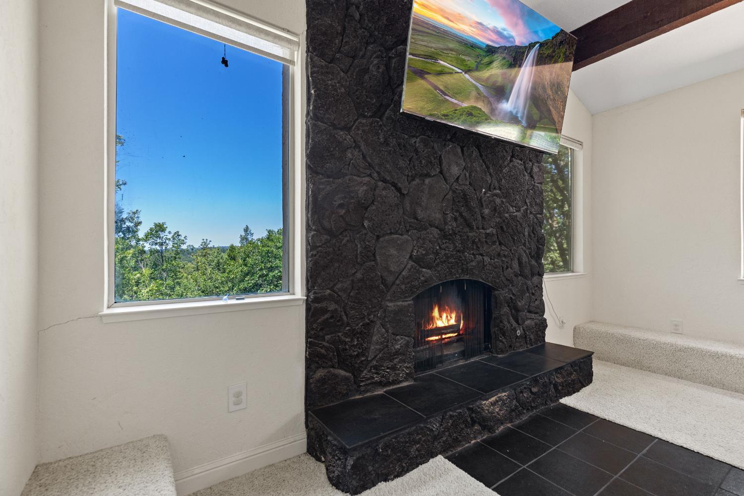 Colfax, California, 95713, United States, 4 Bedrooms Bedrooms, ,3 BathroomsBathrooms,Residential,For Sale,1927912