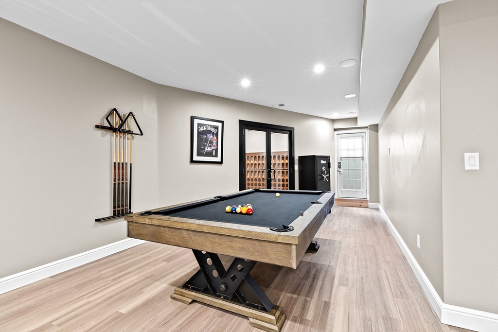 Newton, Massachusetts, 02459, United States, 6 Bedrooms Bedrooms, ,7 BathroomsBathrooms,Residential,For Sale,1918110