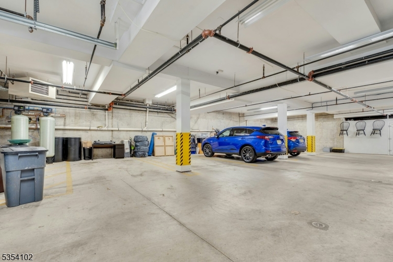 Morristown Town, New Jersey, 07960, United States, 2 Bedrooms Bedrooms, ,3 BathroomsBathrooms,Residential,For Sale,1992916