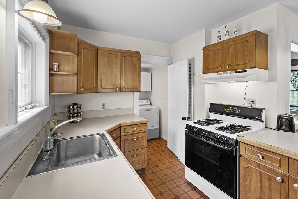 Delhi, New York, 13753, United States, 4 Bedrooms Bedrooms, ,2 BathroomsBathrooms,Residential,For Sale,1906001